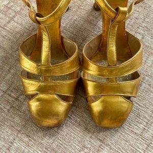 Vintage gold fisherman heels